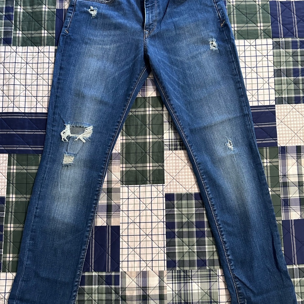 Express Cropped Skinny Mis Rise Distressed Jeans